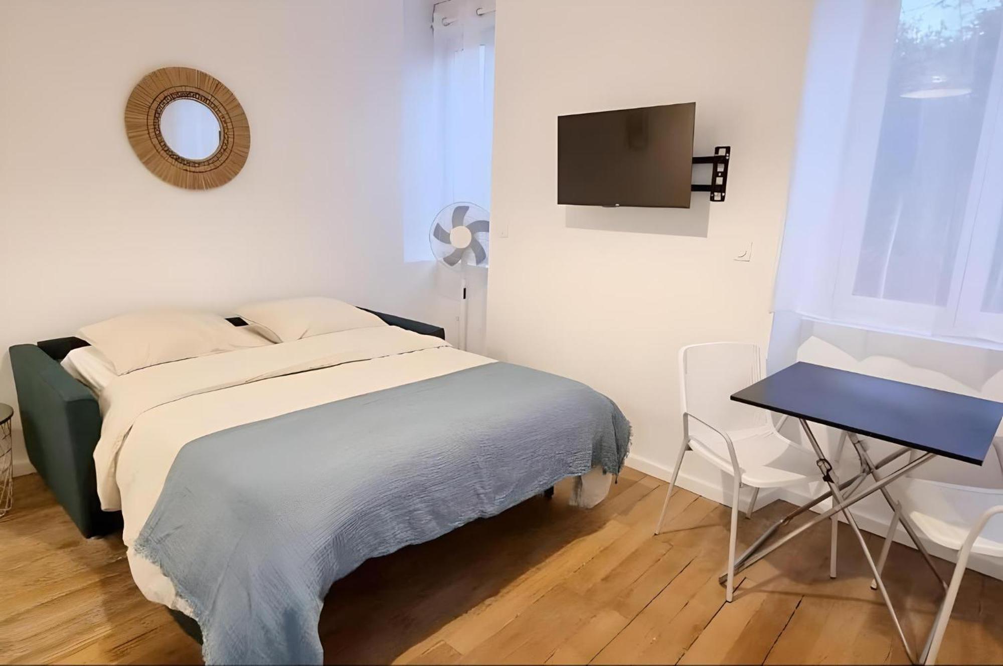 Large Studio Lumineux Et Neuf, Parking Gratuit Chateauroux Exterior photo