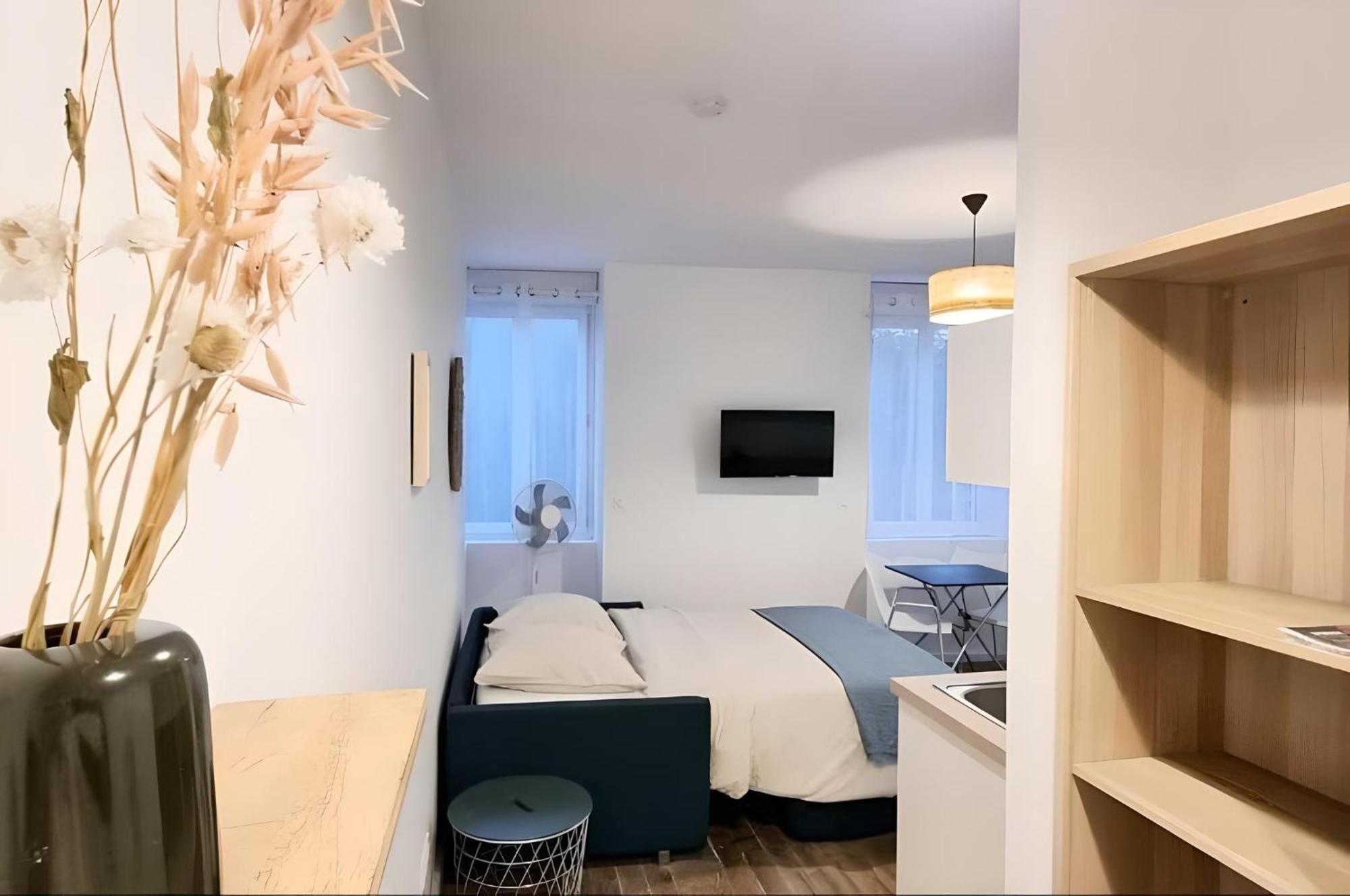 Large Studio Lumineux Et Neuf, Parking Gratuit Chateauroux Exterior photo